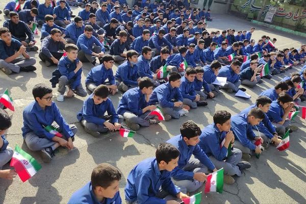 افتتاحیه المپیاد ورزشی درون مدرسه ای در دبیرستان شاهد علامه طباطبایی ناحیه دو شهرری 