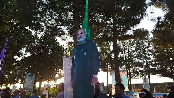 غبارروبی مزار شهدا توسط مسئولین شهرستان نیشابور انجام شد 