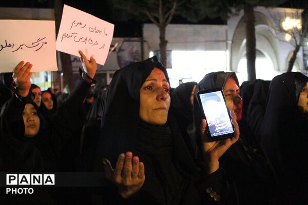 جاجرمی‌ها با شور و حضور بی‌نظیر پای این انقلاب ایستاده‌اند