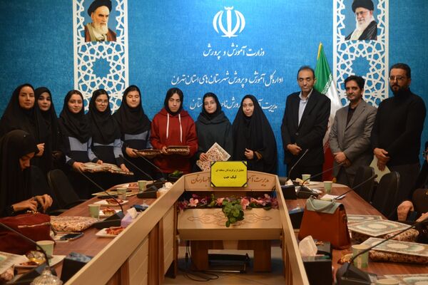 تقدیر از برگزیدگان لیگ جت در سالن فرهنگ بهارستان‌دو