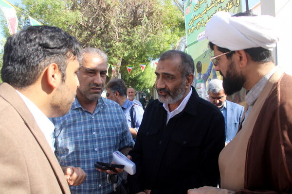 نواختن زنگ آغاز سال تحصیلی در دبیرستان شهیده سهام خیام  شاهد بوشهر