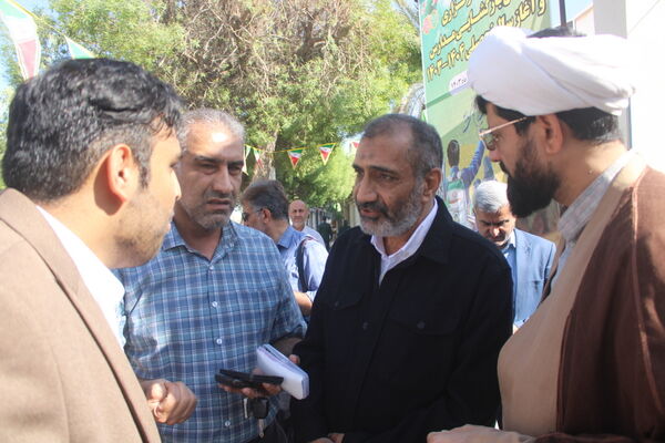 نواختن زنگ آغاز سال تحصیلی در دبیرستان شهیده سهام خیام  شاهد بوشهر