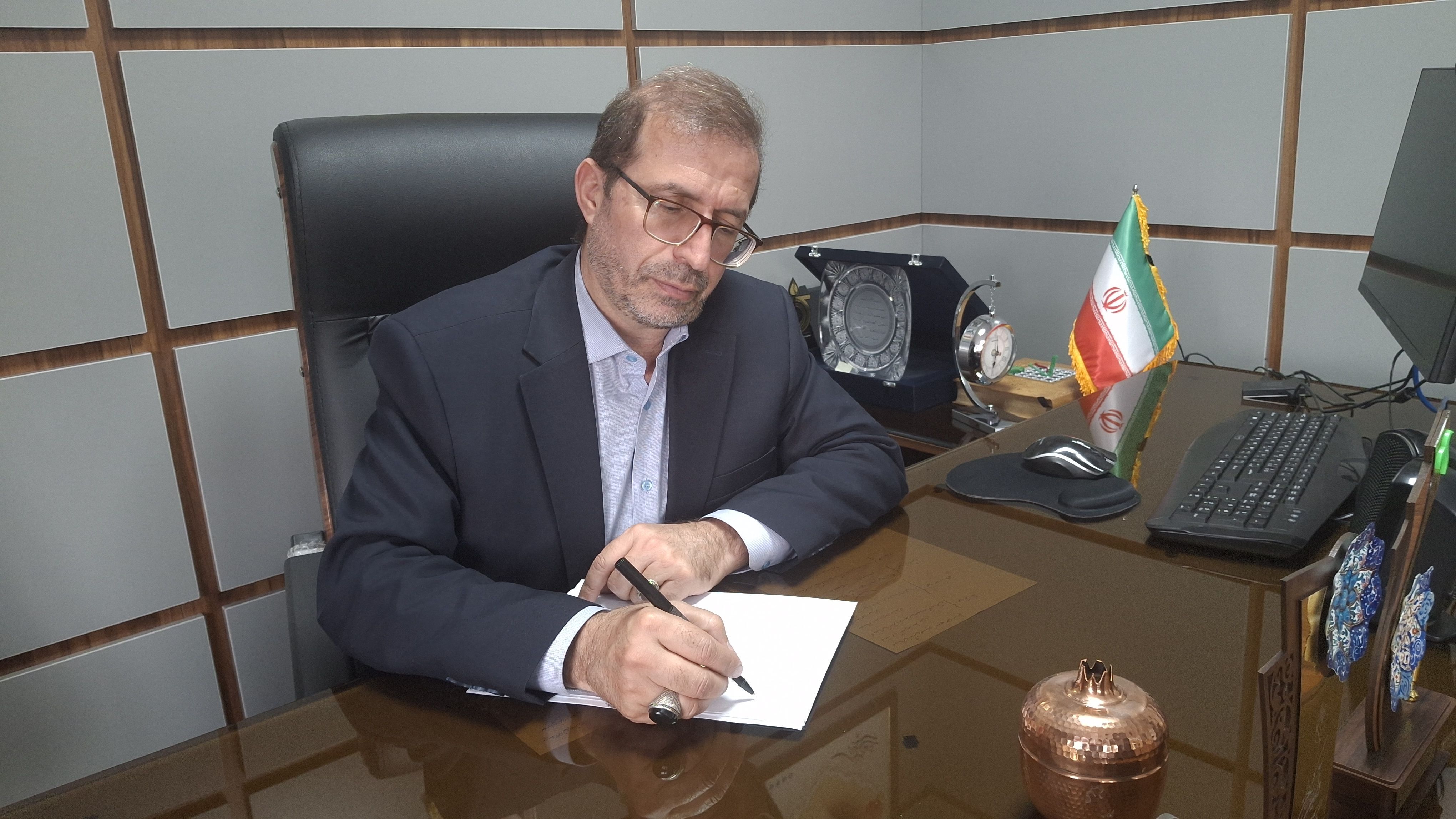 معلمان، نگهبانان آینده جامعه و سازندگان فردای روشن برای کشورند