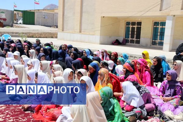  افتتاح زمین چمن مصنوعی با حضور  معاون تربیت‌بدنی و سلامت وزارت آموزش و پرورش