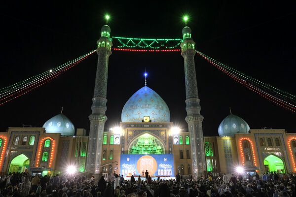جشن آغاز امامت حضرت مهدی(عج) در مسجد جمکران