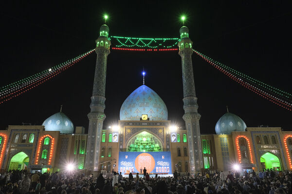 جشن آغاز امامت حضرت مهدی(عج) در مسجد جمکران