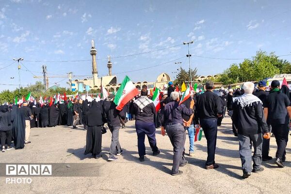 فریاد نسل نو در سوگ رهبر؛ مشقِ وفاداری در قابِ تشییع 