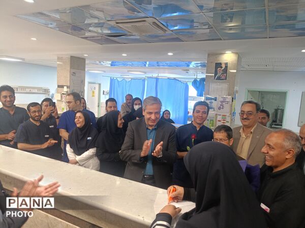 تقدیر فرماندار کاشمر از پرستاران بیمارستان حضرت ابوالفضل (ع) 
