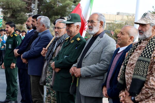 حضور پرشور دانش‌آموزان شهرستان صالح‌آباد در راهپیمایی روز ۱۳ آبان