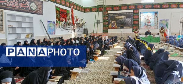 برگزاری محفل انس با قرآن کریم با حضور دانش آموزان دختر شهرستان رشتخوار
