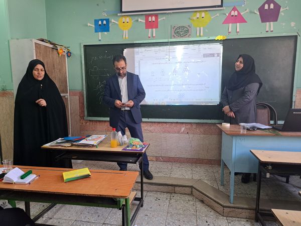 توانمندسازی نومعلمان ملارد در راستای طرح شهید همت در دبستان حضرت صدیقه(س)