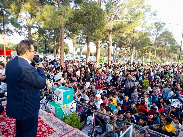 قدم هایی به عشق معلمان