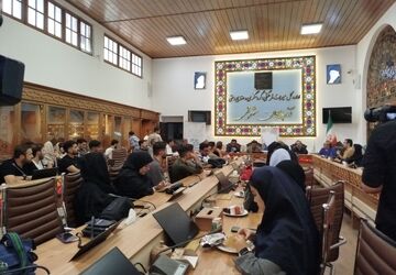 تقدیر از عکاسان نوجوان پانا هم‌قدم با عکاسان برتر آذربایجان 
