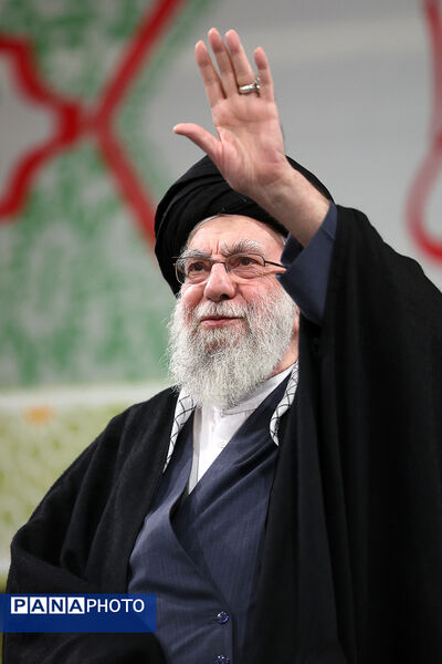 دیدار اقشار مردم با رهبر انقلاب به مناسبت چهل‌وهفتمین سالگرد پیروزی انقلاب اسلامی