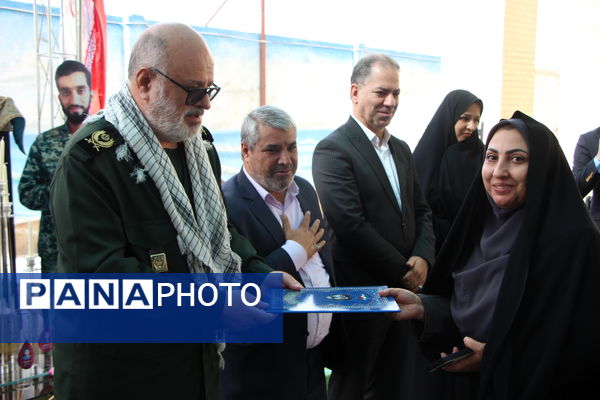 برگزاری یادواره شهدای منا و جنگ ۱۲ روزه در مدرسه شاهد نیک اندیشان