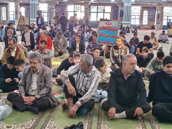 میعادگاه دانش‌آموزان با نماز جمعه