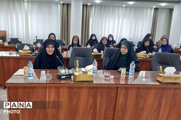 جلسه هم اندیشی با مدیران مدارس چهاردانگه