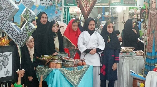 حضور دانش آموزان در جشنواره از ریشه تا رویش