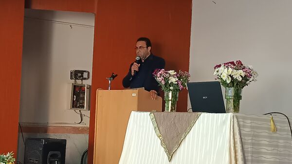 تجلیل از رتبه‌های برتر کنکور سراسری دبیرستان شهید سلطانی ۴ 