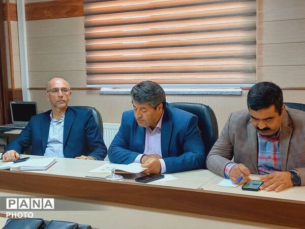 جلسه شورای انجمن اولیا و مربیان آموزش و پرورش ورامین