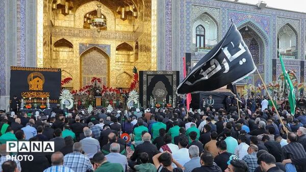 حرم امام رضا(ع) سیاه پوش عزای حسین‌(ع) شد