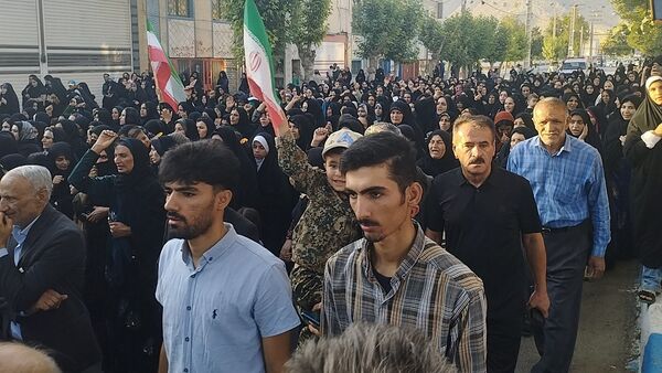مراسم تشییع و وداع با شهید امنیت حسین اسحاقی در لردگان 