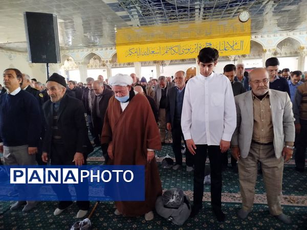 نماز جمعه در کاشمر 