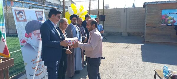 آیین افتتاح زمین چمن مصنوعی ورزشگاه مهر آموزش و پرورش فلاورجان