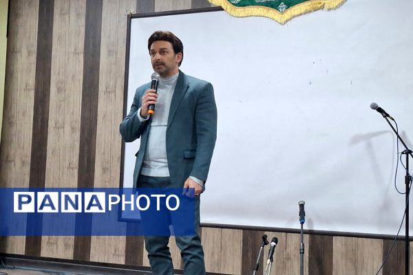 یلدا با نخستین جشنواره‌ هنرهای آوایی کانون ملائک در قرچک