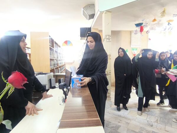 بازدید عوامل اجرایی دبستان شهید پسندیده از کتابخانه فدک فدافن