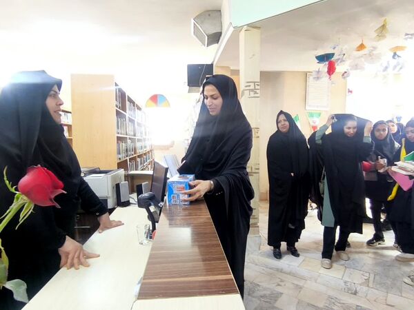بازدید عوامل اجرایی دبستان شهید پسندیده از کتابخانه فدک فدافن
