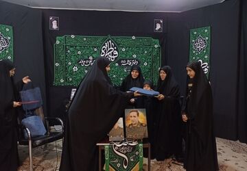 همسران و مادران شهدا در آغوش ارادت دانش‌آموزان