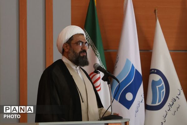 نشست مشترک ائمه جمعه همدان با مدیران صنعت آب و برق