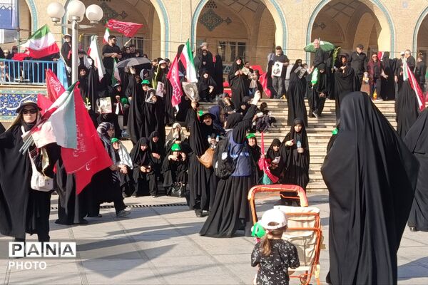 خروش اشک و حماسه در میعادگاه تهران