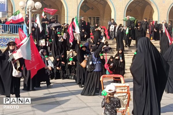 خروش اشک و حماسه در میعادگاه تهران