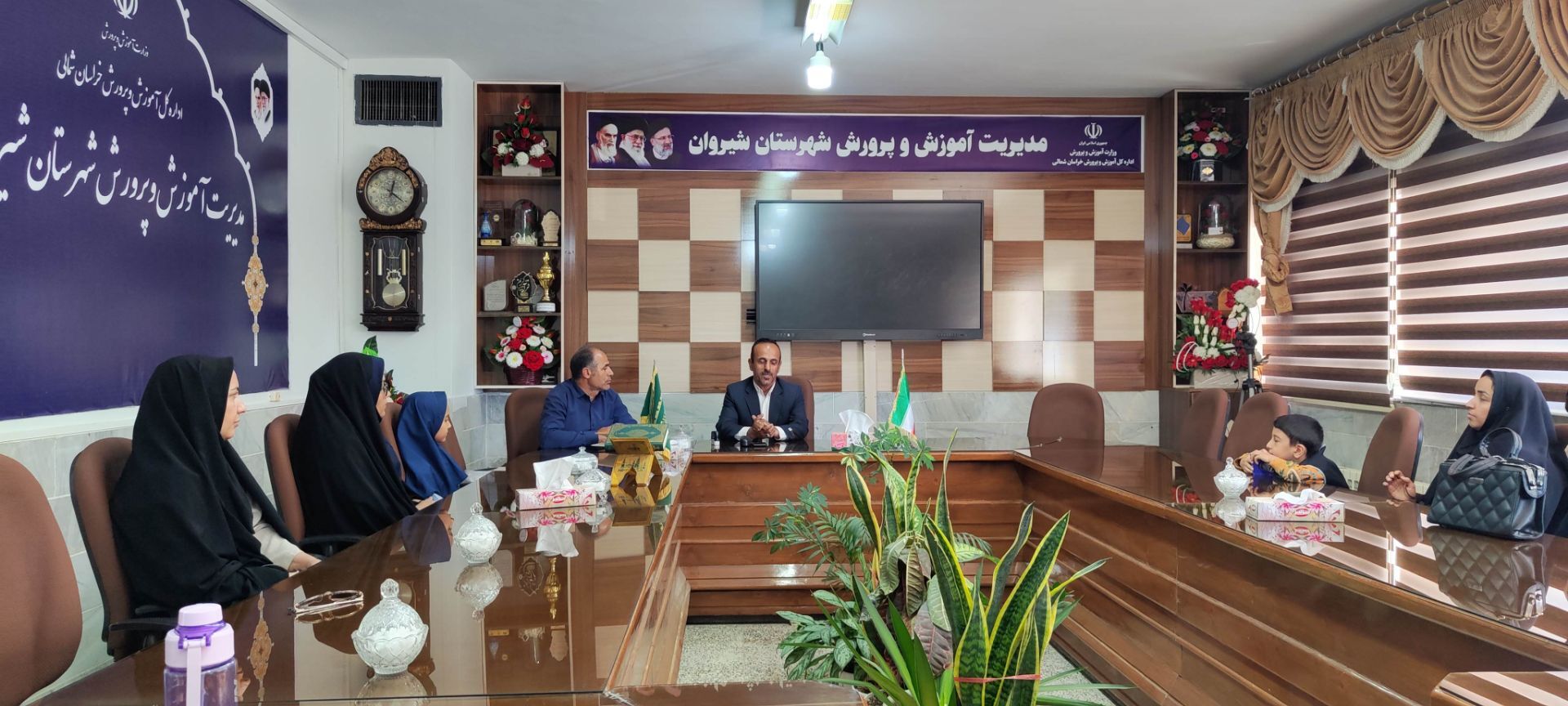 تجلیل مدیر آموزش و پرورش شهرستان شیروان از خبرنگاران پانا