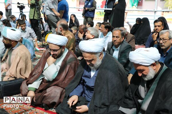 زنگ نماز در مدارس مشهد با حضور نماینده ولی‌فقیه در خراسان رضوی 