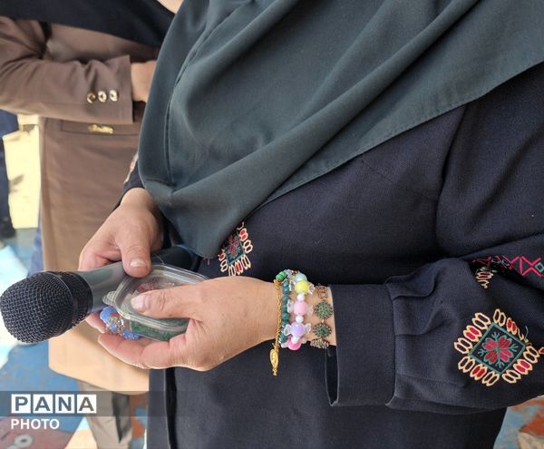 بازارچه در مدرسه آل ابراهیم شهرکرد 