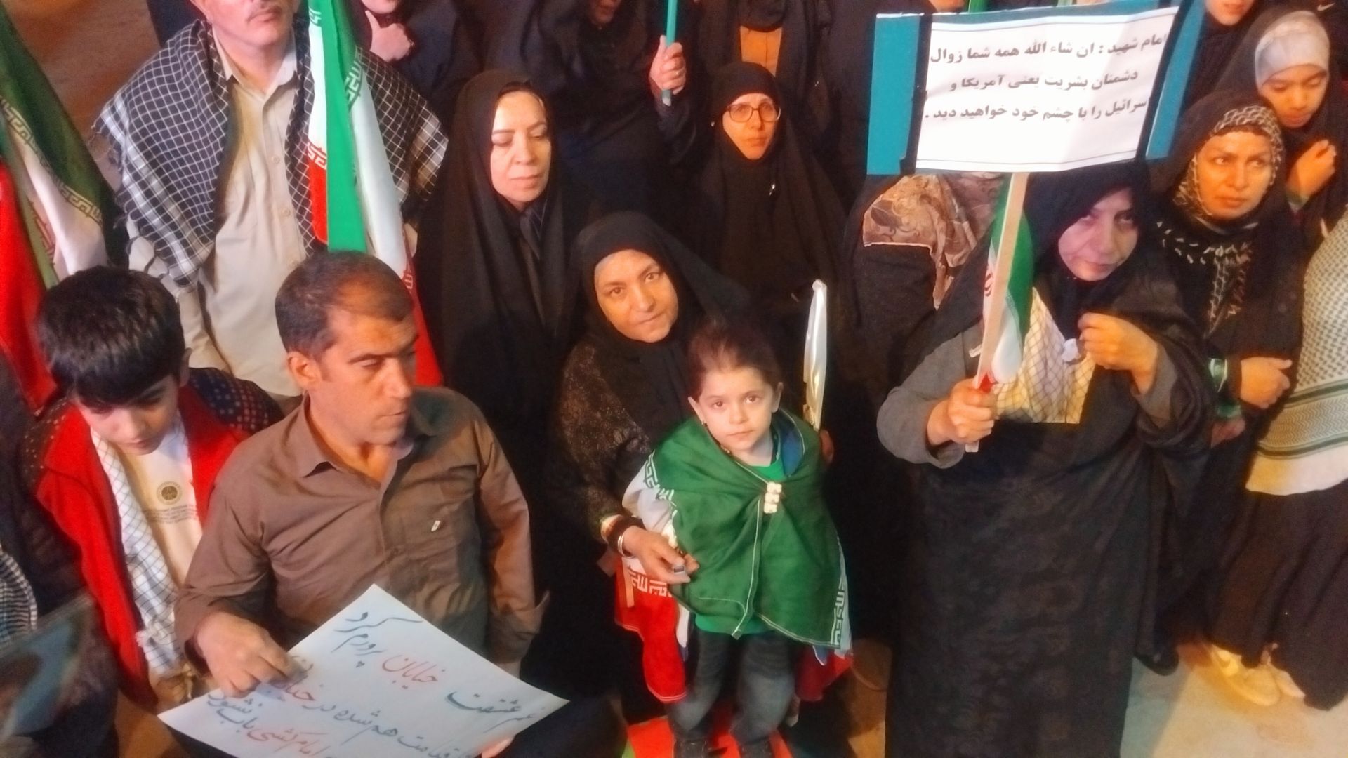 خروش مردم نورآباد در اجتماع «بیعت با رهبری» تجدید میثاق با آرمان‌های نظام