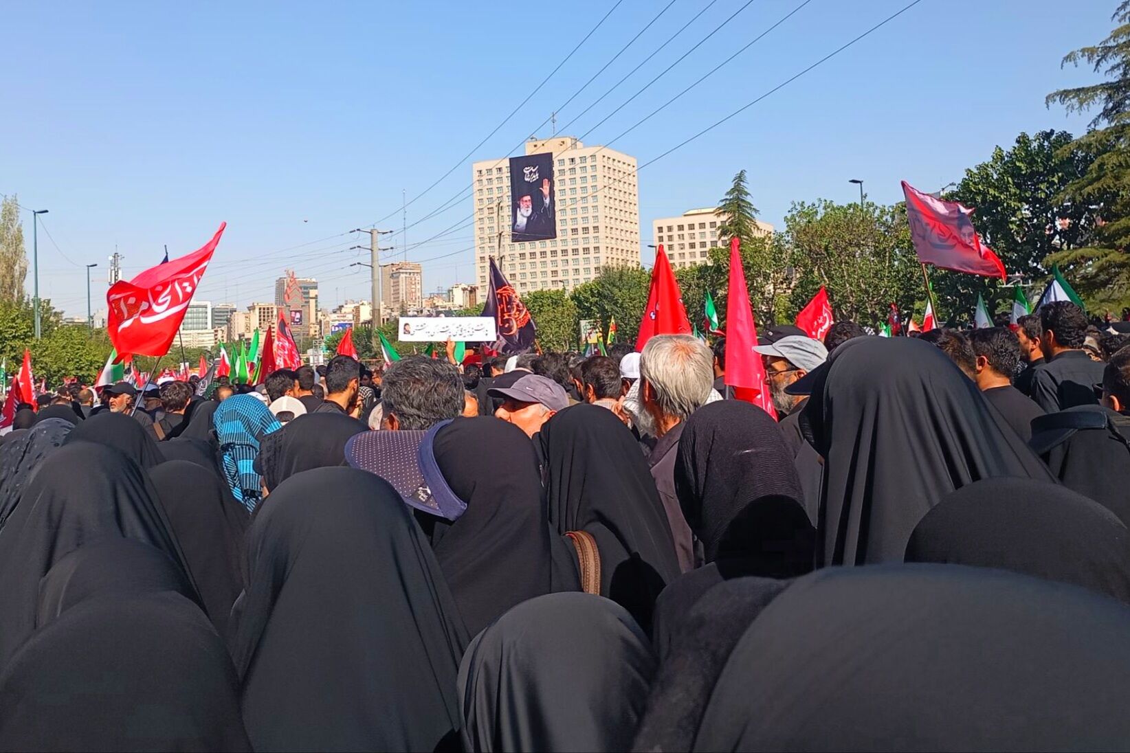تجلیل از حضور خانواده بزرگ هلال‌احمر در مراسم وداع و تشییع رهبر شهید انقلاب