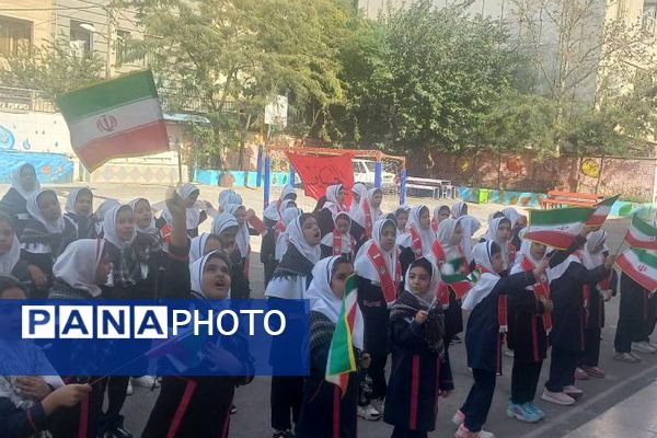 از درس تا دفاع مقدس،دانش آموزان پای کار یاد شهدا با طنین صدای زنگ مقاومت و ایثار 