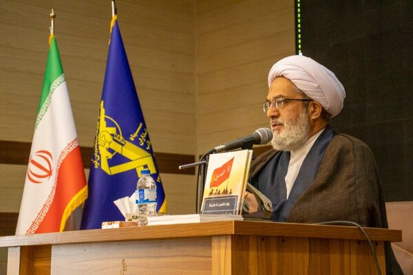 آیین رونمایی کتاب یک نفس تا کربلا روایت داستان زندگی دانش آموز شهید حسین سلیمی