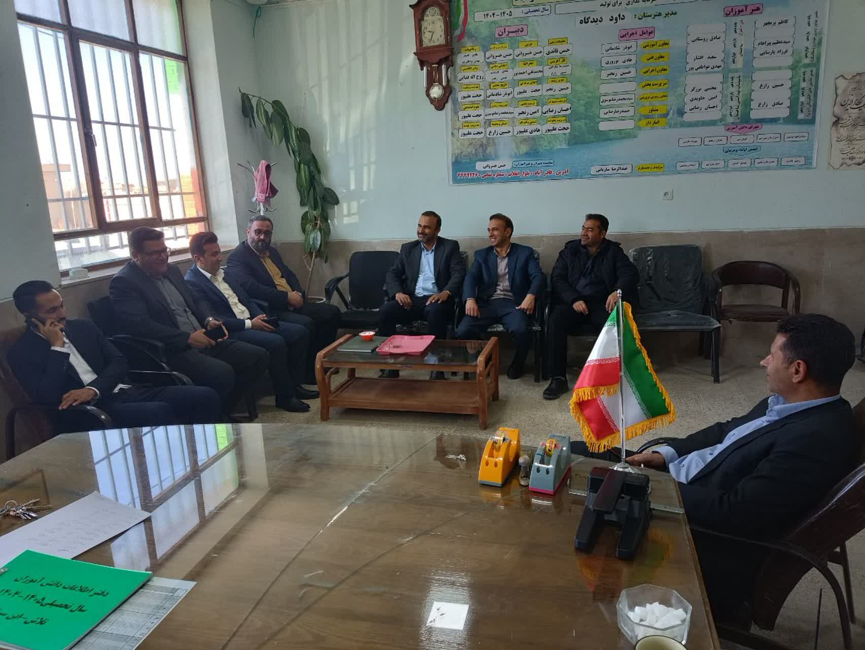 طنین قرآن، عترت و نماز در مشهدمرغاب