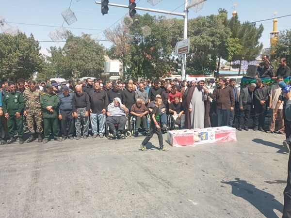 تشییع پیکر پرافتخار شهید علی اکبر صانعی جانباز ۷۰ درصد جنگ تحمیلی