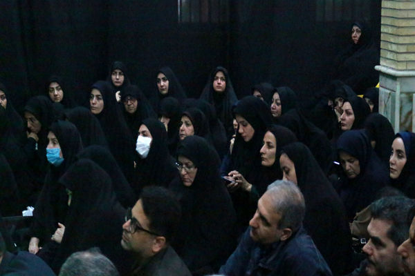 نمایش قدرشناسی فرهنگیان گیلان در مراسم سوگواری شهدای خدمت در مسجد قدس رشت