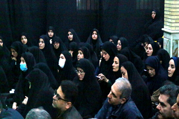 نمایش قدرشناسی فرهنگیان گیلان در مراسم سوگواری شهدای خدمت در مسجد قدس رشت