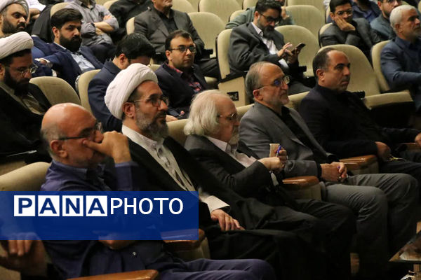 همایش ادبی هنری «مزد خدمت» در قم