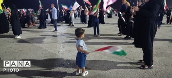 حضور پرشور شهروندان بندرعباسی در ساحل خلیج فارس