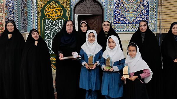 برنامه تجلیل از برترین‌های مسابقات قرآن و عترت، نماز و مسابقات فرهنگی هنری ملارد 