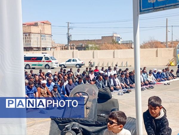 نماز جمعه این هفته شهرستان کاشمر همزمان با روز قدس برگزار شد 